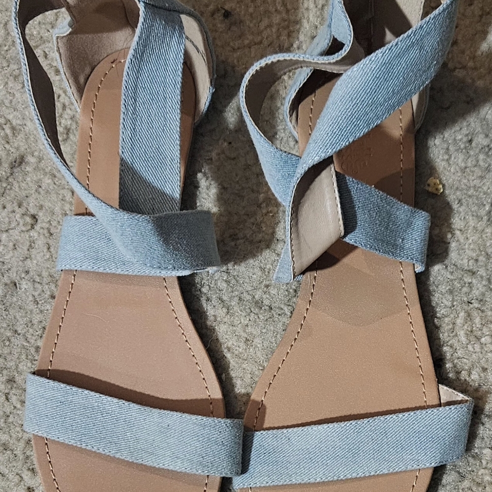 NWT CHARLOTTE RUSSE Women's Blue Strappy Sandals Size 10